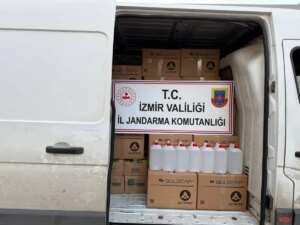 karsiyakada 1 milyon tl degerinde kacak alkol ele gecirildi IJjaL4wL.jpg