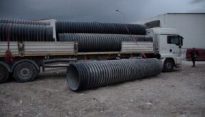 santiyede calisirken uzerine 750 kilo plastik borudustu lCa6EHPn.jpg