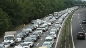 trafige eylulde 200 bine yakin aracin kaydi yapildi wTI4Dtgd.jpg